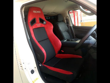 NISSAN�@�L�����o���i2022�N�j�@�Ɂ@RECARO�i���J���j�@SR-7F�@GU100�@RED�@����