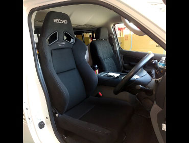 NISSAN�@�L�����o��NV350�@�Ɂ@RECARO�i���J���j�@SR-7F�@GK100�@BK/BK�@����