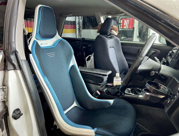 NISSAN�@�X�e�[�W�A�@GF-WGNC34���i1999�N�j�@�Ɂ@RECARO�i���J���j�@RCS�@�z���C�g�V�F��/�u���[���b�V���@����