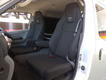 NISSAN�@NV350�L�����o��DX�i2019�N�j�@�Ɂ@RECARO�i���J���j�@LX-F�@TR�@NN�@�~���E�@����