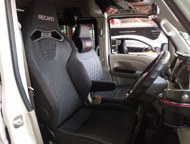 NISSAN�@NV100�@�N���b�p�[���I�@DR17W�i2023�N�j�@�Ɂ@RECARO�i���J���j�@SR-C BK100H�@A/R�@BK/SIL�@�V�[�g�q�[�^�[�t���@�A�[�����X�g�t���@����