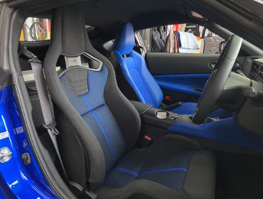 NISSAN�@�t�F�A���f�BZ�@RZ34�@�Ɂ@RECARO�i���J���j�@�X�|�[�c�X�^�[�@GK100H�@BK/�u���[�@����