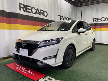 NISSAN�@�m�[�g�@6AA-E13�i2021�N�j�@�Ɂ@RECARO�i���J���j�@SR-S�@BK100�@BK/RED�@����