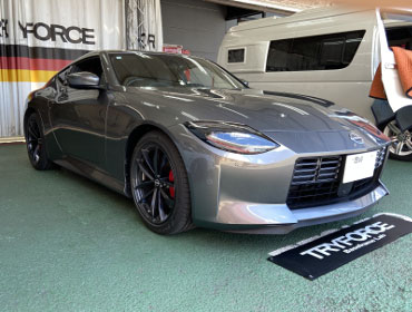 NISSAN�@�t�@�G���f�BZ�@RZ34�i2024�N�j�@�Ɂ@RECARO�i���J���j�@�X�|�[�c�X�^�[�@GK100H�@BK/BK�@�V�[�g�q�[�^�[�t���@����