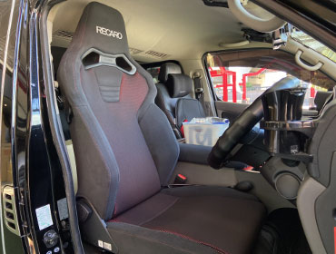 NISSAN�@�L�����o���@E26�@�Ɂ@RECARO�i���J���j�@SR-C�@BK100�@BK/RED�@����