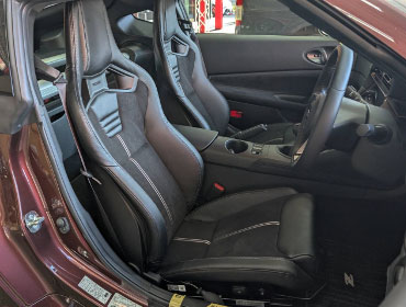 NISSAN�@�t�F�A���f�BZ�@RZ34�@�Ɂ@RECARO�i���J���j�@�N���X�X�|�[�c�X�^�[�@CL210H�@BK�@�~���E�@����