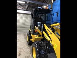 KOMATSU�@�z�C�[�����[�_�@WA-50-8�@�Ɂ@RECARO�i���J���j�@SR-7F�@Lassic�@BK�@�V�[�g�q�[�^�[�t���@���@�A�[�����X�g���r�i�L���v�e���V�[�g�d�l�j�@����