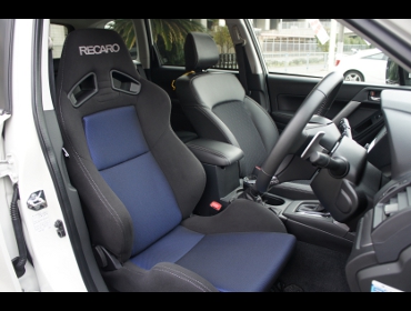 RECARO�i���J���V�[�g�j�@SUBARU�@�t�H���X�^�[�@SJG��RECARO�i���J���j�@SR-7 SK100 BK/BL�@����