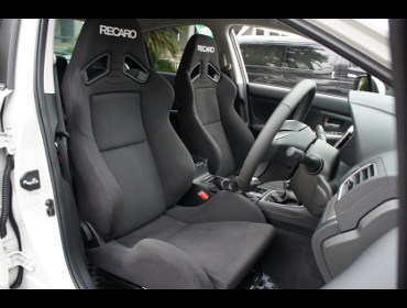 RECARO�i���J���V�[�g�j�@SUBARU�@�C���v���b�T�@G4�@GJ3�Ƀ��J���@SR-7 KK100�@BK�@���@SR-7F KK100�@BK�@����
