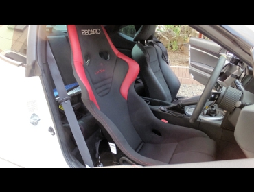 RECARO�i���J���V�[�g�j�@SUBARU�@BRZ�@ZC6�Ƀ��J���@����@RS-G �X�[�p�[�V���^���NNU�@����