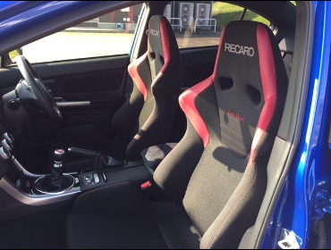 RECARO�i���J���V�[�g�j�@SUBARU�@STI�@VAB�Ƀ��J���@����SR-6 �X�[�p�[�V���^���NNU�@�~2�r�@����