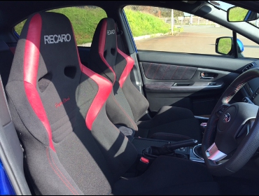 RECARO�i���J���V�[�g�j�@SUBARU�@STI�@VAB�Ƀ��J���@����SR-6 �X�[�p�[�V���^���NNU�@�~2�r�@����