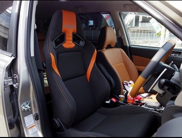 RECARO�i���J���V�[�g�j�@SUBARU�@�G�N�V�[�K�@�N���X�I�[�o�[7�Ƀ��J���@SR-7F Lassic OR/OR�@����