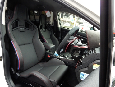 RECARO�i���J���V�[�g�j�@SUBARU�@�����H�[�O�@VMG�Ƀ��J���@�X�|�[�c�X�^�[LL100H���U�[SE�@BK���U�[�@RED�X�e�b�`�@���@�N���X�X�|�[�c�X�^�[LL100H���U�[SE�@BK���U�[�@RED�X�e�b�`�@����