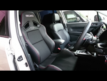 RECARO�i���J���V�[�g�j�@SUBARU�@�t�H���X�^�[�@SJG�@�Ɂ@���J���@SR-7�@Lassic �@BK�@�V�[�g�q�[�^�[�t���@����