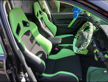 RECARO�i���J���V�[�g�j�@SUBARU�@�t�H���X�^�[�@SJ�@�Ɂ@RECARO�i���J���j�@SR-7�@Lassic�@����Green�@���@SR-7F�@Lassic�@����Green�@����