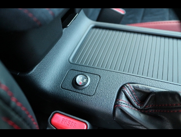 SUBARU�@WRX�@STI�@VAB�iD�^�j�@�i2017�N/9���j�@�Ɂ@RECARO�i���J���j�@SR-7�@Lassic�@�V�[�g�q�[�^�[�t���@BK�@����