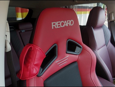 SUBARU�@�����H�[�O�@�Ɂ@RECARO�i���J���j�@SR-7�@Lassic�@RED�@�V�[�g�q�[�^�[�t���@����