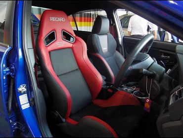 RECARO�i���J���V�[�g�j�@SUBARU�@WRX�@STI�@VAB�i2017�N�j�@�Ɂ@RECARO�i���J���j�@SR-7�@Lassic�@RED�@�V�[�g�q�[�^�[�t���@����