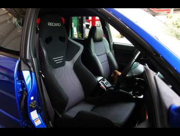 SUBARU�@���K�V�B�@TOURING WAGON�@BH5�iD�^�j�i2003�N�j�@�Ɂ@RECARO�i���J���j�@SR-6�@GK100S�@BK/SIL�@����