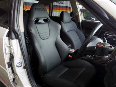 SUBARU�@���K�V�B�@BLE�i2005�N�j�@�Ɂ@RECARO�i���J���j�@SPORT-JC�@BK�@����