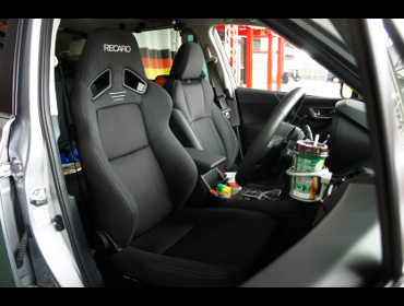 SUBARU�@�t�H���X�^�[�@SK�i2018�N�j�@�Ɂ@RECARO�i���J���j�@SR-7F�@GK100�@BK/BK�@�V�[�g�q�[�^�[�t���@����