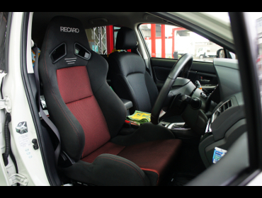 SUBARU�@�����H�[�O�@VM�i2015�N�j�@�Ɂ@RECARO�i���J���j�@SR-7�@GK100�@BK/RED�@����