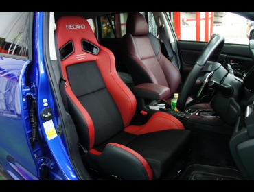 SUBARU�@�����H�[�O�@VM4�i2016�N�j�@�Ɂ@RECARO�i���J���j�@SR-7�@Lassic�@RED�@�V�[�g�q�[�^�[�t���@����