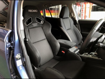 SUBARU�@�C���v���b�T�X�|�[�c�@GT7�i2016�N�j�@�Ɂ@RECARO�i���J���j�@SR-7�@GU�@BK�@����