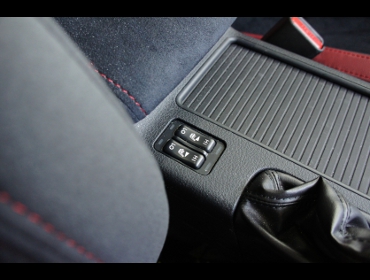 SUBARU�@WRX�@STI�@VAB-D�@�Ɂ@RECARO�i���J���j�@�X�|�[�c�X�^�[�@GK100H�@RED�@����