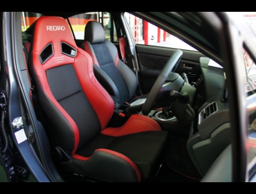 SUBARU�@WRX�@STI�@VAB�i2019�N�j�@�Ɂ@RECARO�i���J���j�@SR-7�@Lassic�@RED�@�V�[�g�q�[�^�[�t���@����