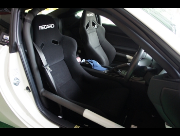 SUBARU�@BRZ���[�V���O�i2020�N�j�@�Ɂ@RECARO�i���J���j�@�|�[���|�W�V�����@���@SR-7F�@KK100�@BK�@����