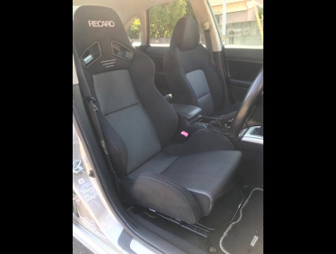SUBARU�@���K�V�B�@BLE�@�Ɂ@RECARO�i���J���j�@SR-7�@GK100�@BK/SIL�@����