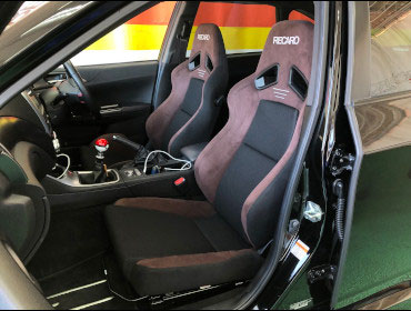 SUBARU�@�C���v���b�TWRX�@GRB�i2012�N�j�@�Ɂ@RECARO�i���J���j�@SR-7�@GU100�@�u���E���@���@SR-7F�@GU100�@�u���E���@����