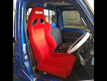 SUBARU�@�T���o�[�g���b�N�@TT1�i2009�N�j�@�Ɂ@RECARO�i���J���j�@SR-7F�@KK100�@RED�@����