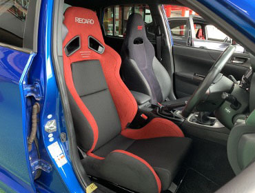 SUBARU�@�C���v���b�TWRX�@STI�@GVB�i2011�N�j�@�Ɂ@RECARO�i���J���j�@SR-7�@GU100�@RED�@����