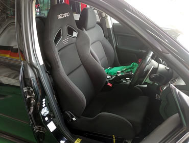 SUBARU�@���K�V�B�c�[�����O���S���@BP5(2007�N�j�@�Ɂ@RECARO�i���J���j�@SR-7�@GK100�@BK/BK�@����