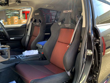 SUBARU�@�����H�[�O�@VM4�i2019�N�j�@�Ɂ@RECARO�i���J���j�@SR-7F�@GK100�@BK/RED�@�~���E�@����