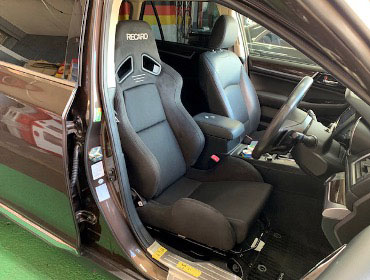 SUBARU�@�A�E�g�o�b�N�@BS-9�i2017�N�j�@�Ɂ@RECARO�i���J���j�@SR-7�@U100H�@BK�@�V�[�g�q�[�^�[�t���@����
