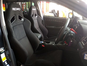 SUBARU�@�����H�[�O�@VM4(2016�N�j�@�Ɂ@RECARO�i���J���j�@SR-7�@KK100�@BK�@���@SR-7F�@KK100�@BK�@����