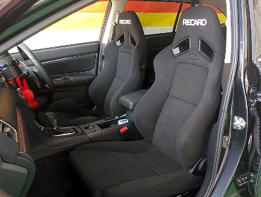 SUBARU�@�����H�[�O�@VM4(2016�N�j�@�Ɂ@RECARO�i���J���j�@SR-7�@KK100�@BK�@���@SR-7F�@KK100�@BK�@����