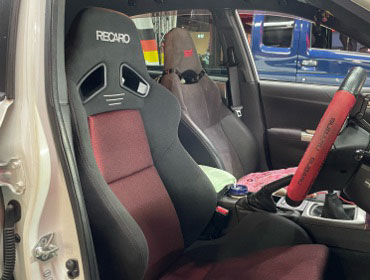 SUBARU�@�C���v���b�T�@GRB�@�Ɂ@RECARO�i���J���j�@SR-7�@GK100�@BK/RED�@����