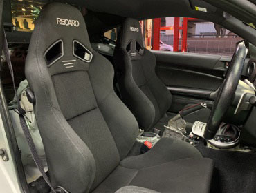SUBARU�@BRZ�@ZC6�i2012�N�j�@�Ɂ@RECARO�i���J���j�@SR-7�@GK100�@BK/BK�@�V�[�g�q�[�^�[�t���@����