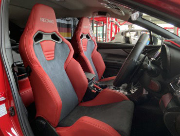 SUBARU�@�C���v���b�T�X�|�[�c�@GT7�i2022�N�j�@�Ɂ@RECARO�i���J���j�@SR-S�@UT100H�@RED�@�V�[�g�q�[�^�[�t���@���@SR-C�@UT100H�@RED�@�V�[�g�q�[�^�[�t���@����