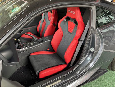 SUBARU�@ZD8�i2024�N�j�@�Ɂ@RECARO�i���J���j�@SR-S�@UT100H�@RED�@�V�[�g�q�[�^�[�t���@���@SR-C�@UT100H�@RED�@�V�[�g�q�[�^�[�t���@����
