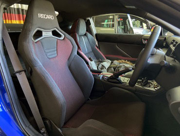 SUBARU�@BRZ�@ZD8�i2024�N�j�@�Ɂ@RECARO�i���J���j�@SR-S�@BK100�@BK/RED�@����