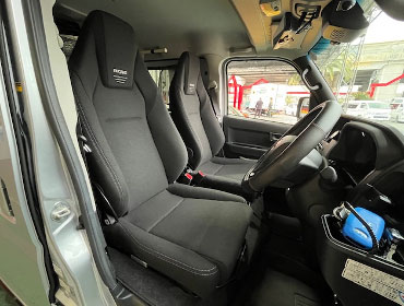 SUBARU�@�T���o�[�@S710�i2023�N�j�@�Ɂ@RECARO�i���J���j�@LX-F�@TR NN BK�@�~���E�@����