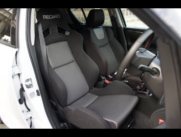 RECARO�i���J���V�[�g�j�@SUZUKI�@�X�C�t�g�X�|�[�c�@ZC32S��RECARO�i���J���j�@SR-7 SK100 SIL�@����