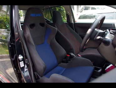 RECARO�i���J���V�[�g�j�@SUZUKI�@�A���g�@HA36�Ƀ��J���@SR-6�@����
