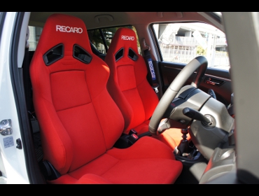 RECARO�i���J���V�[�g�j�@SUZUKI�@�X�C�t�g�X�|�[�c�@ZC32S�Ƀ��J���@SR-7 KK100H�i�V�[�g�q�[�^�[�t���j�@RED�~2�r�@����